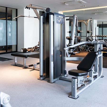Oakwood Suites Yokohama Yokohama  Exterior foto A gym