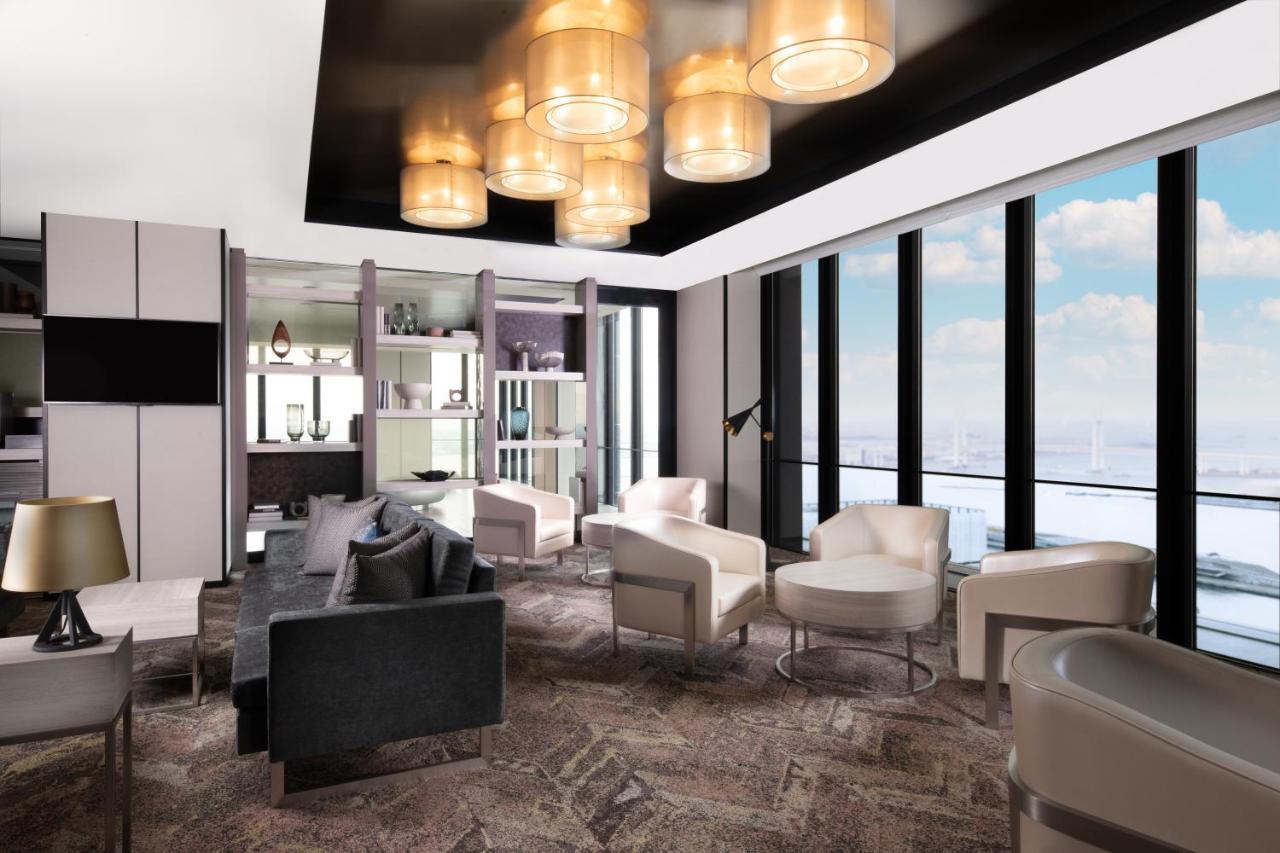Oakwood Suites Yokohama Yokohama  Exterior foto The interior of a typical Sky Villa