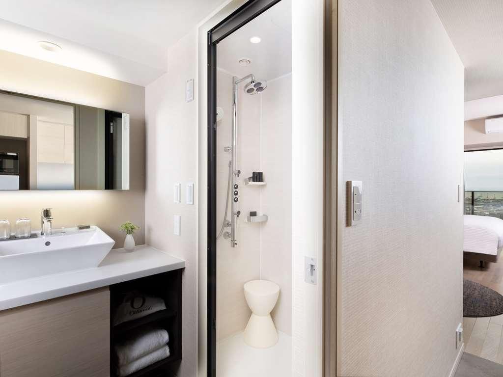 Oakwood Suites Yokohama Yokohama  Exterior foto A bathroom at the hotel